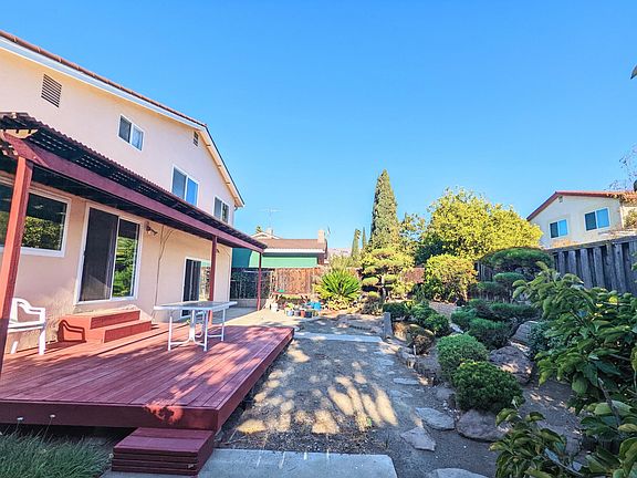 2nd image of 2908 Cortina Dr