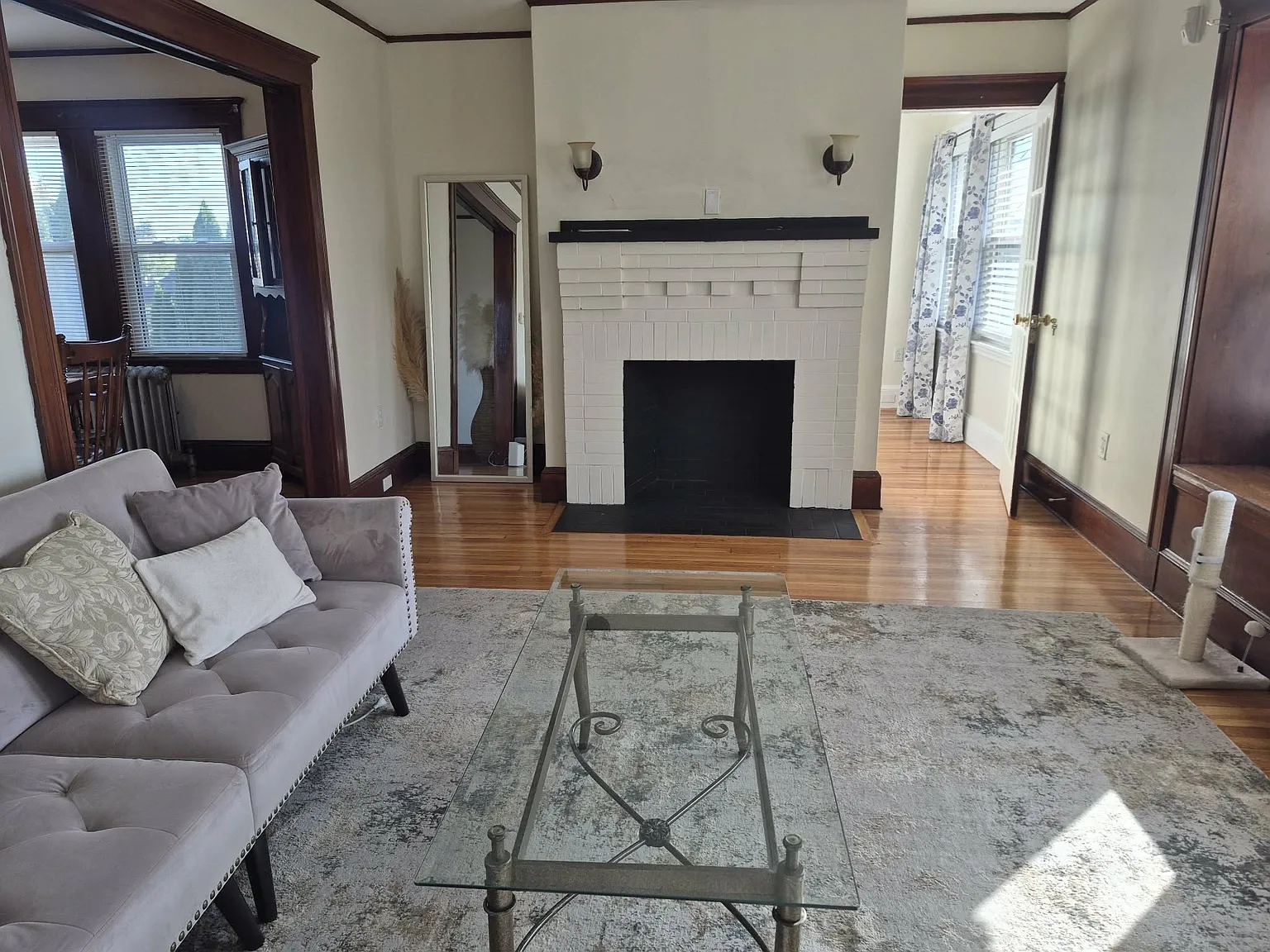 2 bed, 1.0 bath, 1000 sqft, $3,000 — Photo 1