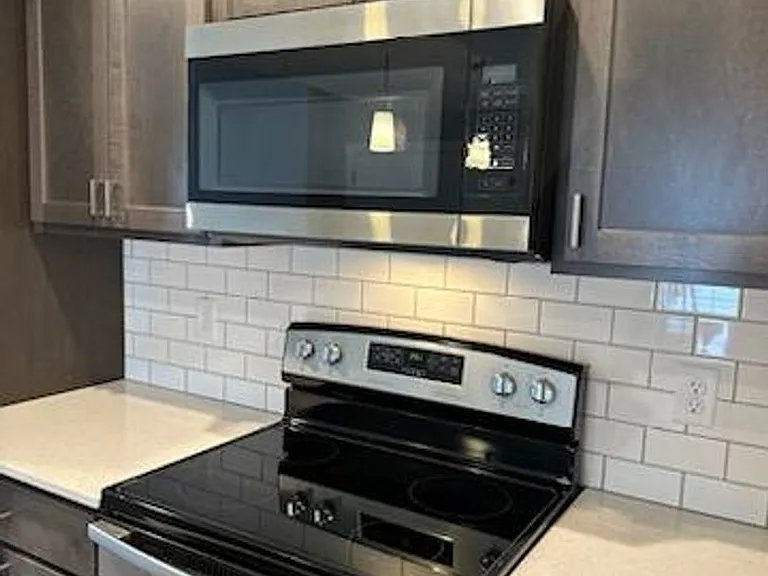 101 S Jarvis St — Photo 4