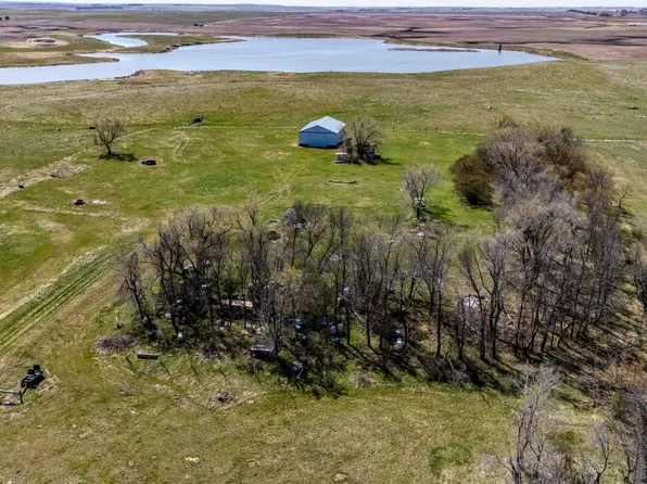 5372 80th St SE, Lehr, ND 58460