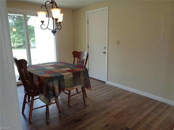 5th image of 1785 Evergreen Dr