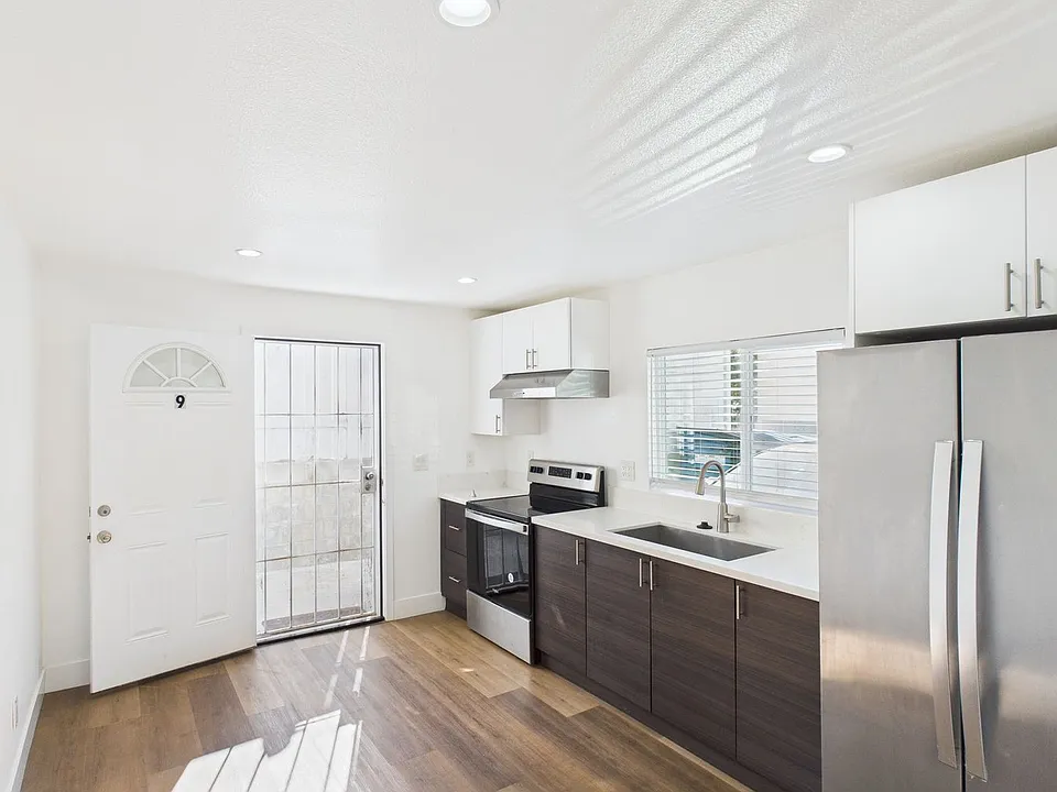 4018 Alabama Street - 2 Bedroom x 1bath - 1 month free with 14-month lease.
