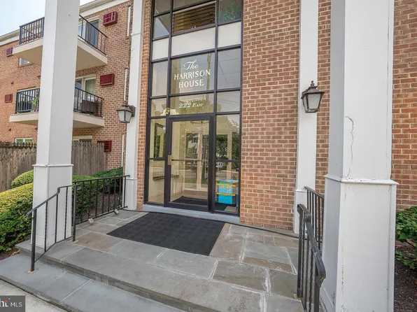 222 E Montgomery Ave APT 302, Ardmore, PA 19003