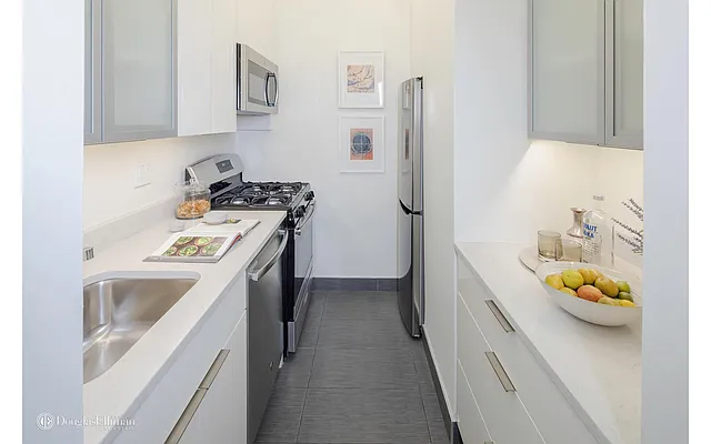 Sold by Douglas Elliman | media 15