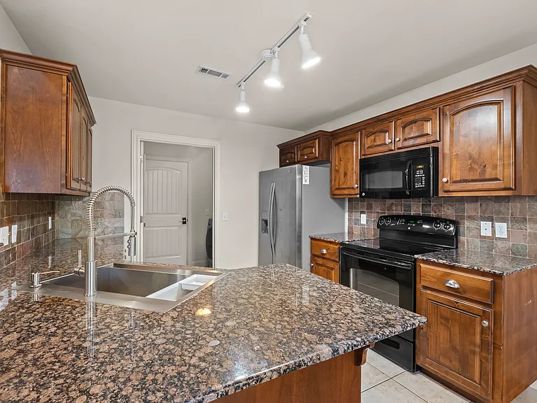 3806 W Tanyard Dr — Photo 7