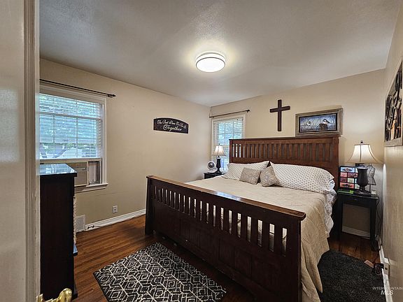 5th image of 1640 Willow Ln