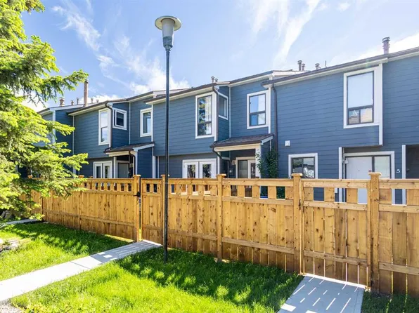 203 W Grier Ter NE #4, Calgary, AB T2K 5Y7