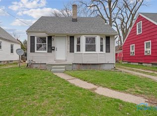 912 Mackow Dr, Toledo, OH 43607