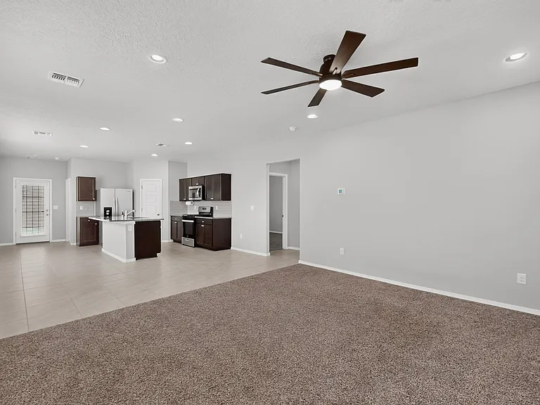 6460 Gannett Dr NE — Photo 7