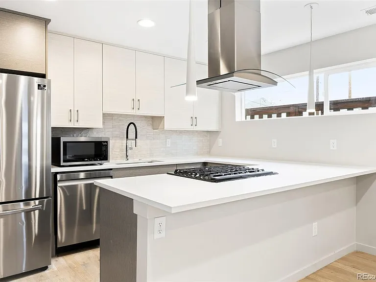 1331 Yates St — Photo 8
