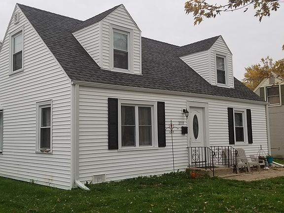 3rd image of 2333 Emerson Ave