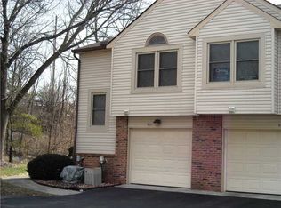 9475 Maple Way, Indianapolis, IN 46268