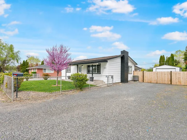 1913 S 10th Ave, Union Gap, WA 98903