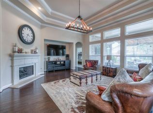 2 Sego Lily Ct, The Woodlands, TX 77389