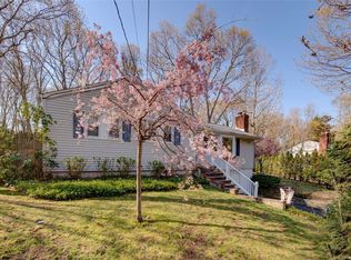 44 Ridgeway Ave, Setauket, NY 11733