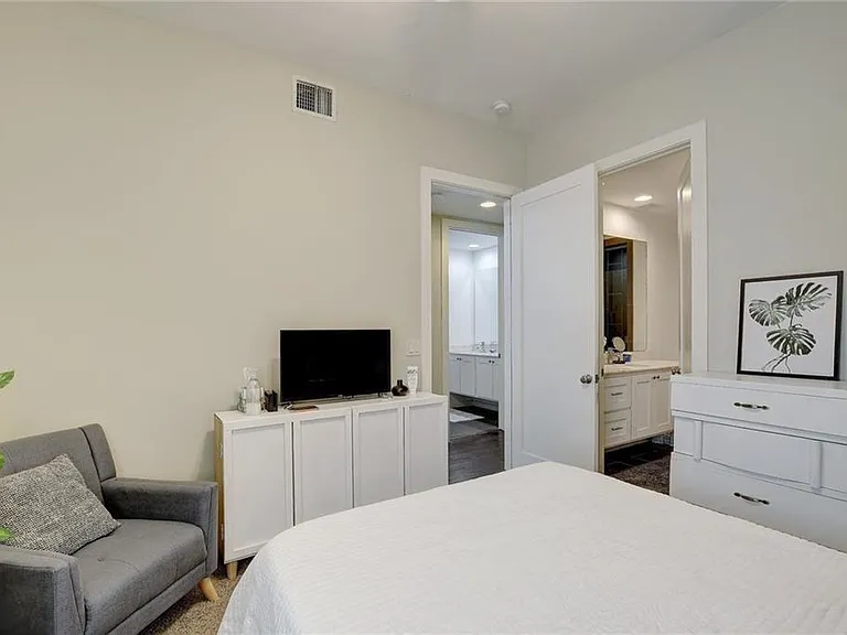 2708 San Pedro St #301 — Photo 10