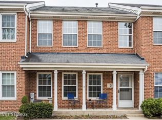 3 Astoria Ct #3, Elmhurst, IL 60126