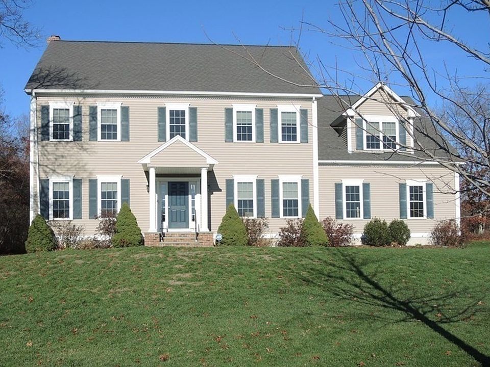 1st image of 21 Paddock Dr