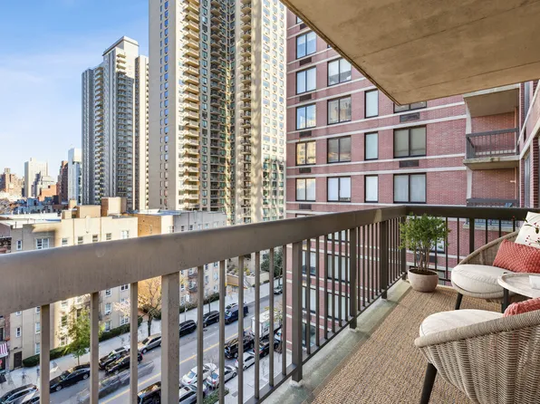 422 East 72nd Street image 2 of 15