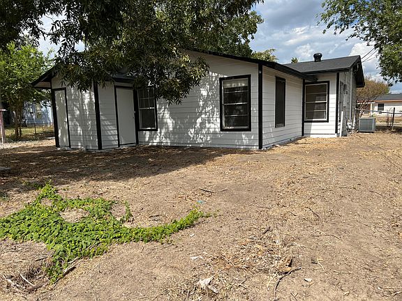 3rd image of 710 Dodic St