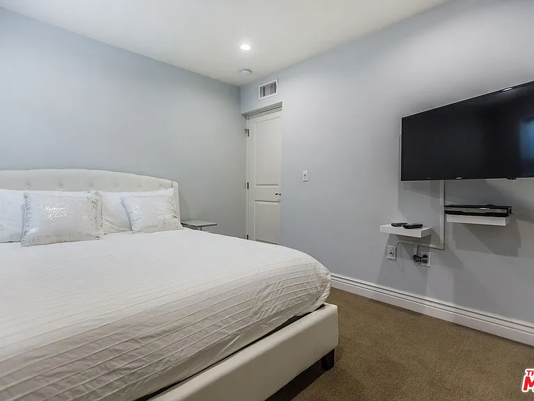 4407 Irvine Ave — Photo 26