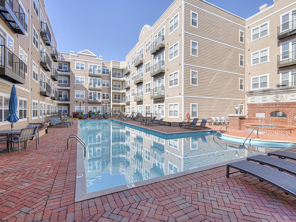 1st image of 3000 Vanderbilt Pl APT 418
