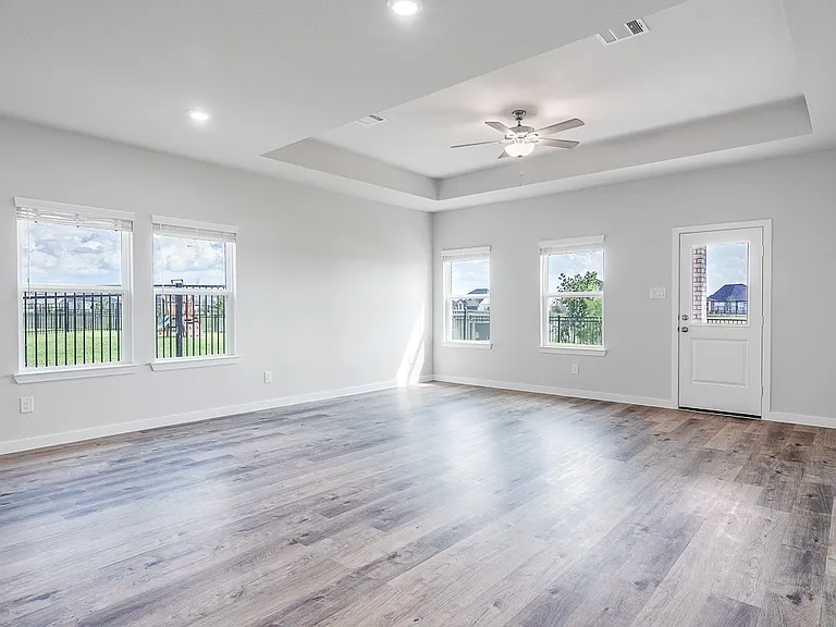 27327 Blue Pool Dr — Photo 8