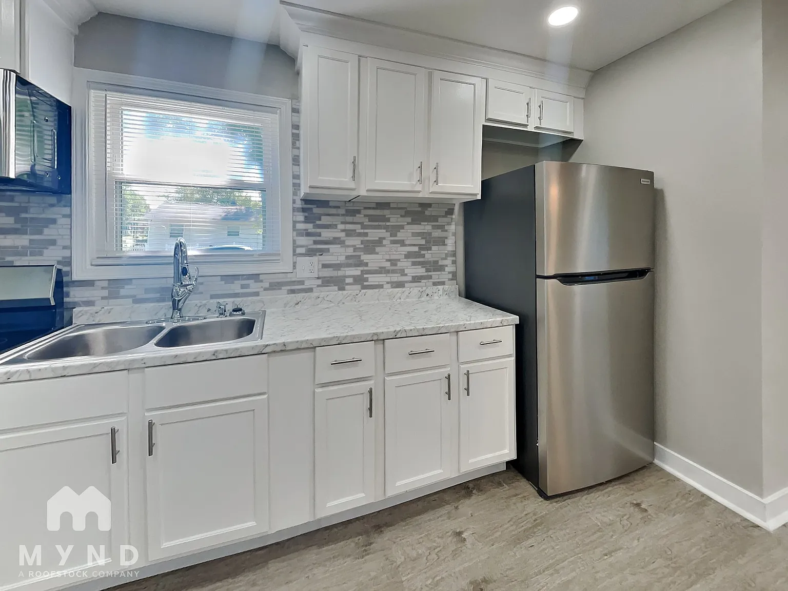3 bed, 1.0 bath, 1030 sqft, $1,399 — Photo 4