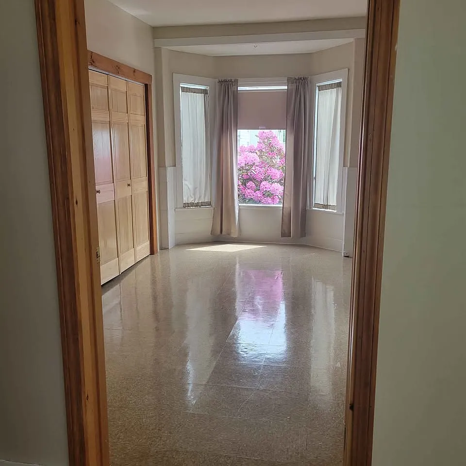 2 bed, 1000 sqft, $1,600 — Photo 4