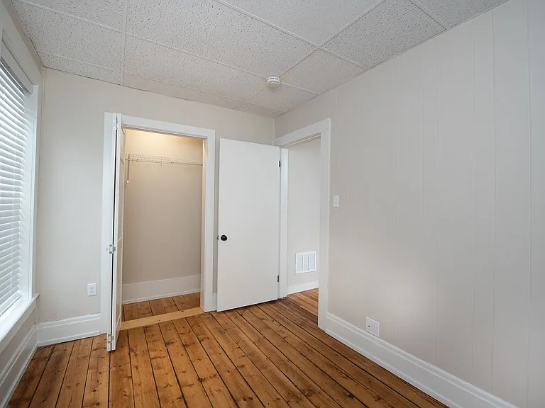 19 Warsaw Ave — Photo 13
