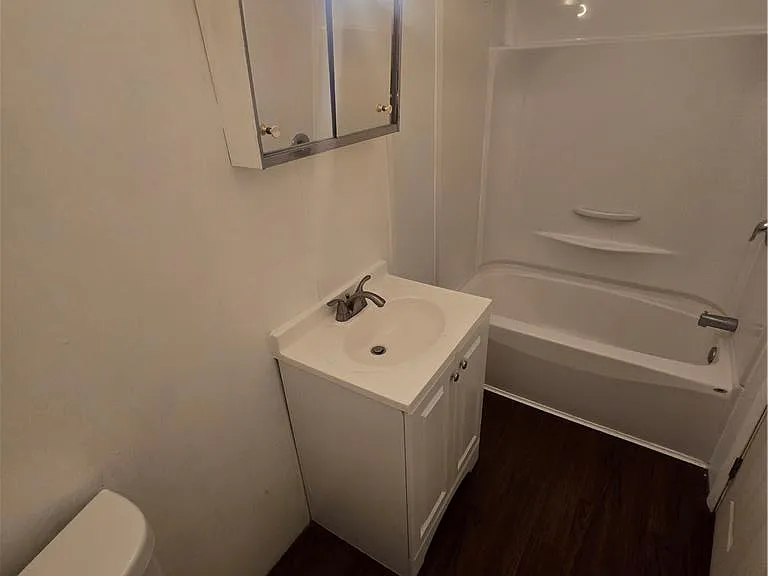 821 W Washington St #2F — Photo 3