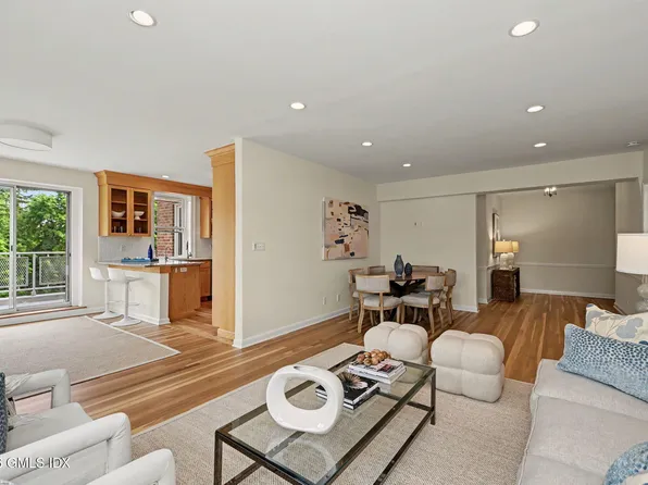 4 Putnam Hl APT 4H, Greenwich, CT 06830