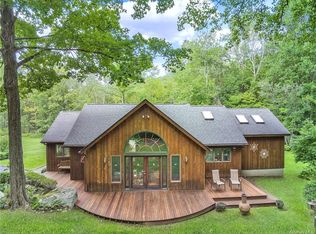 60 Crossroad Ct, Stormville, NY 12582