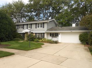 1100 Saranac Ln, Northbrook, IL 60062