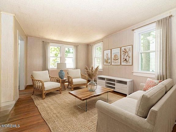 2nd image of 1010 4th Avenue