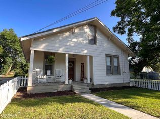 342 Hickory St, Social Circle, GA 30025