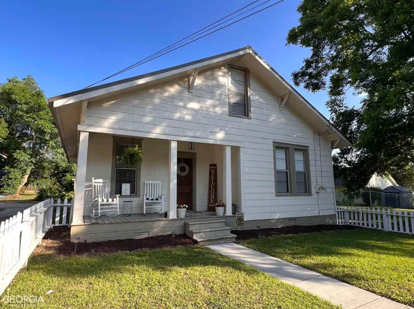 342 Hickory St, Social Circle, GA 30025