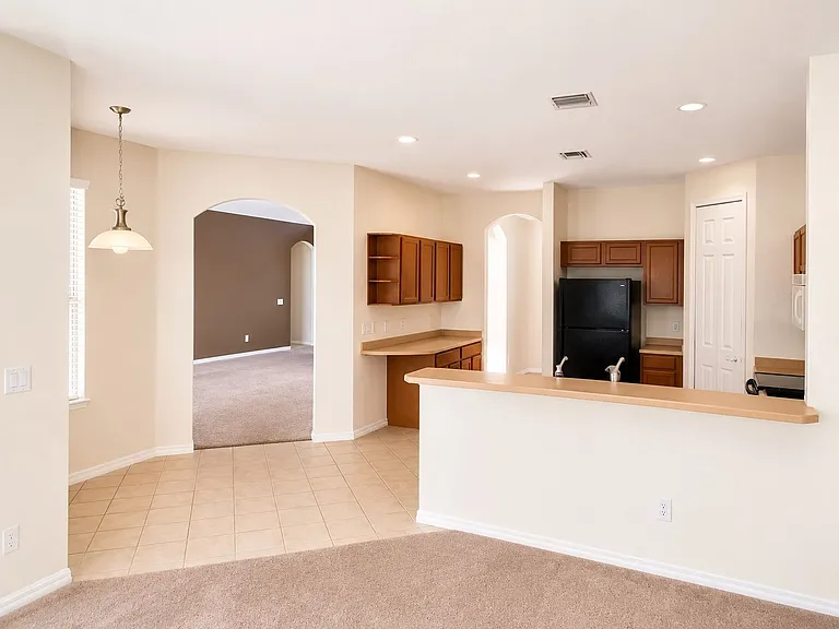 1460 Equinox Cir — Photo 4