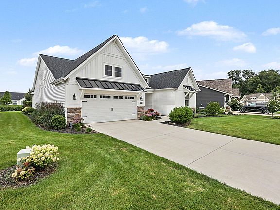 3rd image of 2939 Isle Water Dr