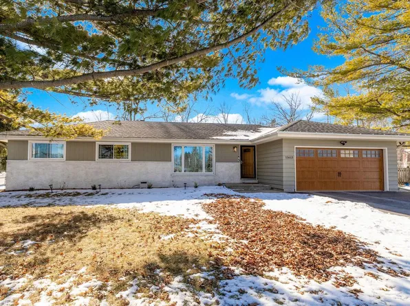15613 W Riviera DRIVE, New Berlin, WI 53151