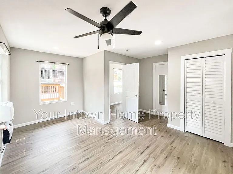 2695 Sharondale Dr NE — Photo 48
