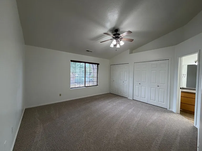 2325 E 350 N — Photo 14