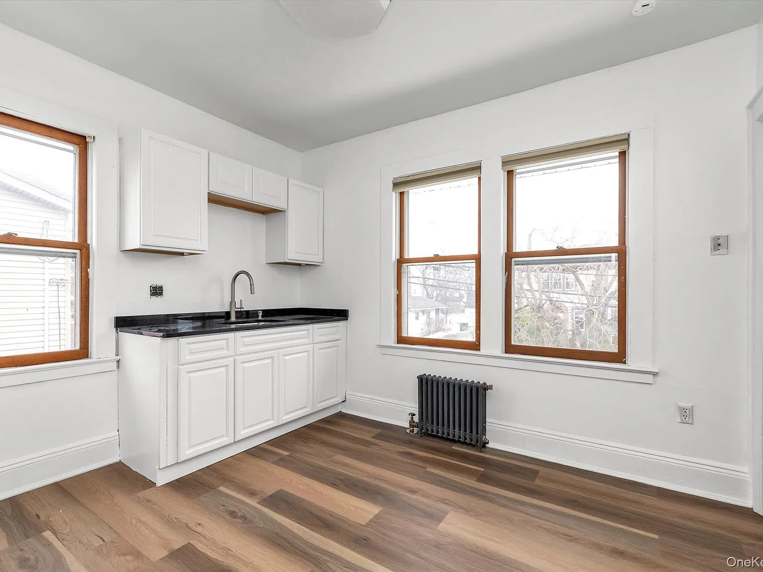 3 bed, 1.0 bath, 900 sqft, $3,100 — Photo 4