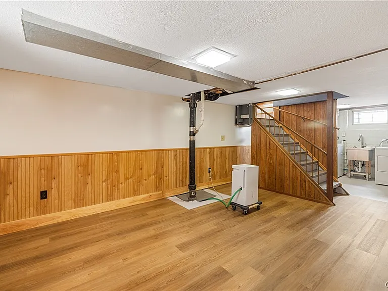 448 Buckingham Ave — Photo 21