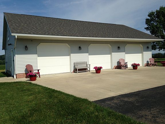 4th image of 704 Township Road 2744