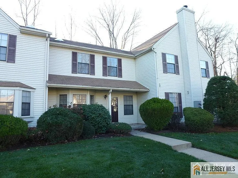 3304 Stonehedge Rd — Photo 1
