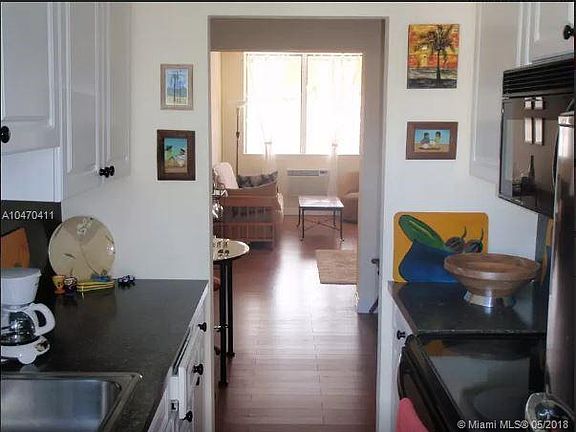 5th image of 900 Euclid Ave APT 14