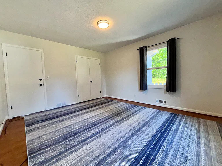 10410 NE Fargo St #D — Photo 2