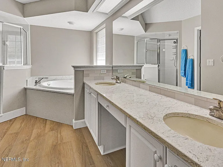 952 Blackberry Ln — Photo 18