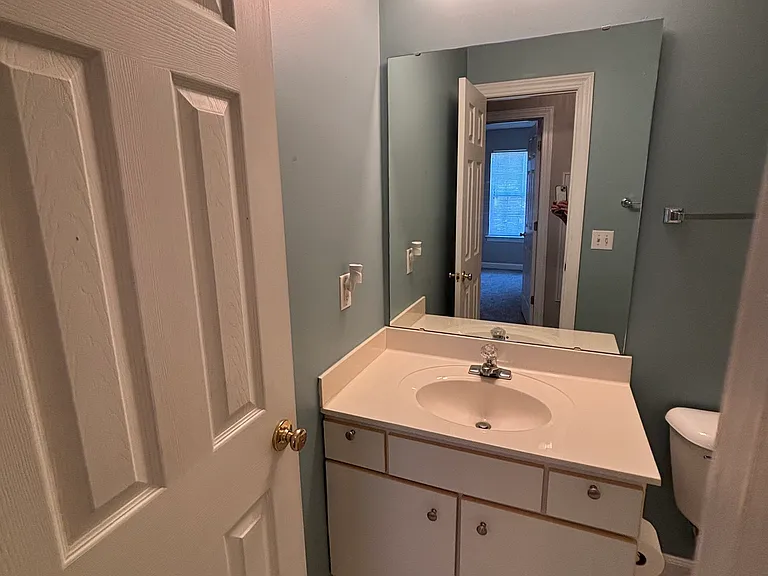 4388 Daphne Ln #F — Photo 7